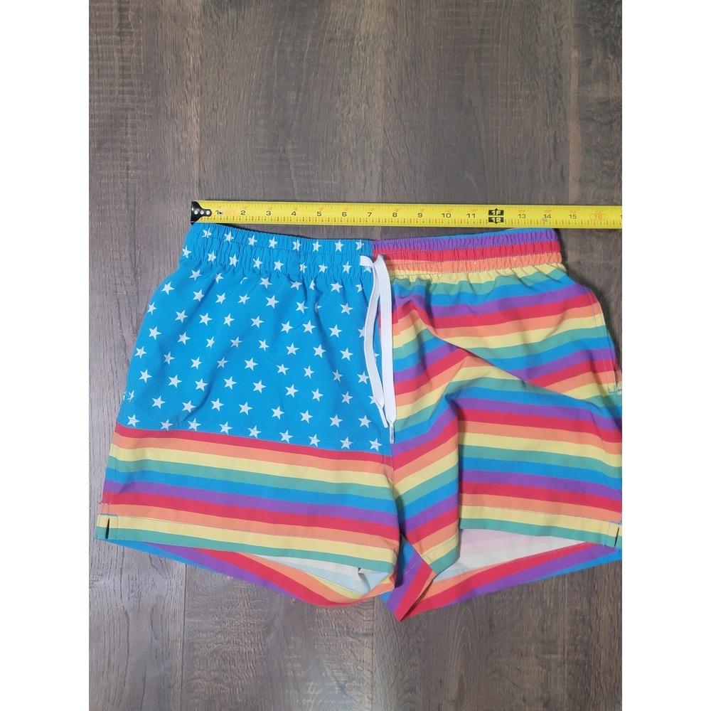Chubbies Stars and Stripes Rainbow Swim Trunks Shorts Men's‎ Large